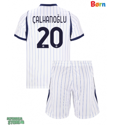Inter Milan Hakan Calhanoglu #20 Replika Babytøj Udebanesæt Børn 2026-27 Kortærmet (+ Korte bukser)